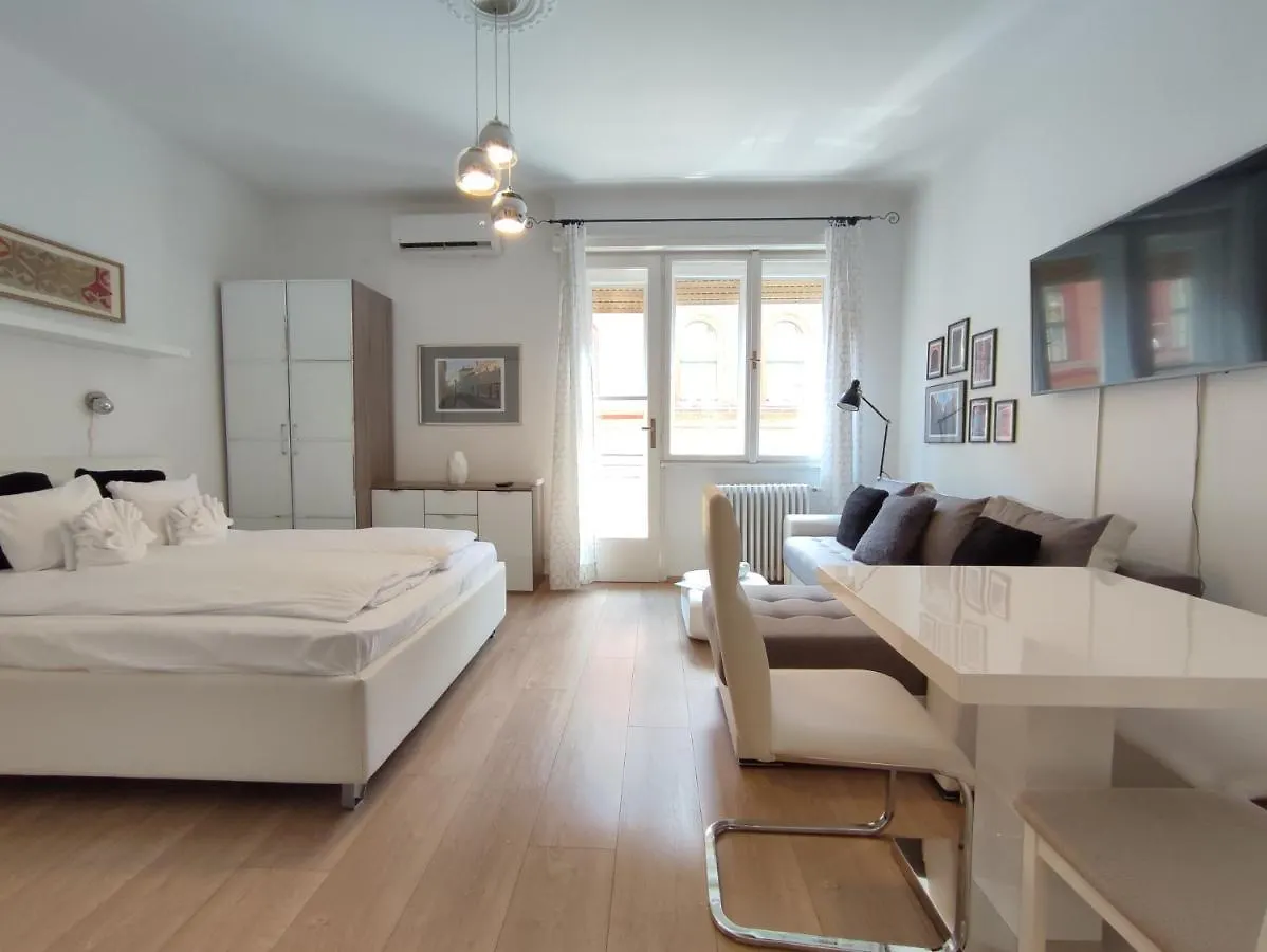 Buda Home Budapest 0*,  Ungheria